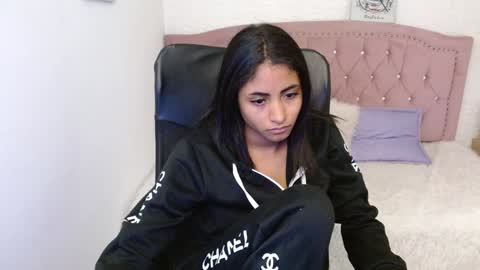 shanelle online show from January 14, 9:13 am