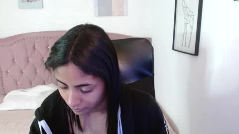 shanelle online show from November 8, 3:18 am