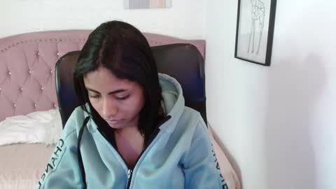 shanelle online show from November 10, 3:05 am