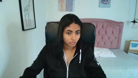 shanelle online show from December 16, 3:11 am