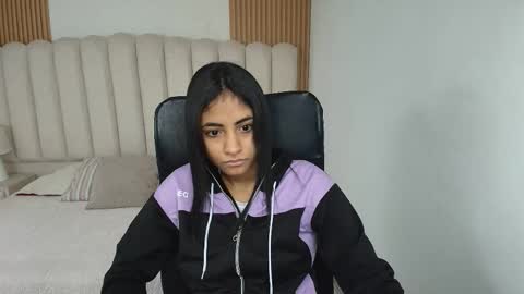 shanelle online show from March 23, 3:10 am