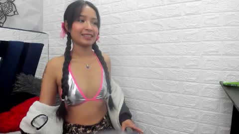 shanel_white online show from March 21, 11:37 am
