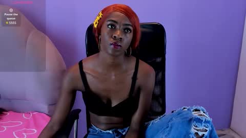 Snapshot of shanelle__ chatting on October 8, 12:36 pm S H A N E L L E online show from October 8, 12:36 pm