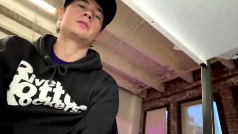 Snapshot of shanghighnight chatting on April 4, 2:54 am shanghighnight online show from April 4, 2:54 am