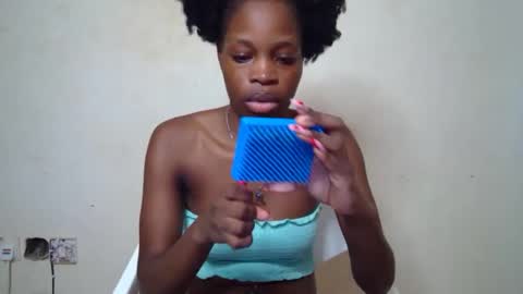 Snapshot of shania_sleigh chatting on December 17, 6:56 am shania_sleigh online show from December 17, 6:56 am