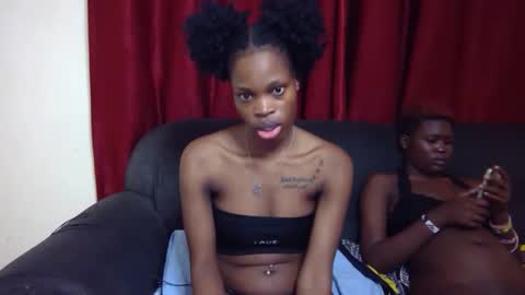 Snapshot of shania_sleigh chatting on December 20, 11:26 pm shania_sleigh online show from December 20, 11:26 pm