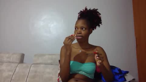 Snapshot of shania_sleigh chatting on January 6, 9:54 pm shania_sleigh online show from January 6, 9:54 pm