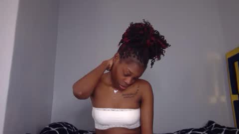 Snapshot of shania_sleigh chatting on January 17, 8:24 am shania_sleigh online show from January 17, 8:24 am