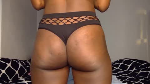Snapshot of shania_sleigh chatting on January 22, 8:17 pm shania_sleigh online show from January 22, 8:17 pm
