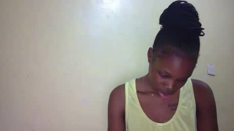Snapshot of shania_sleigh chatting on February 2, 8:19 pm shania_sleigh online show from February 2, 8:19 pm
