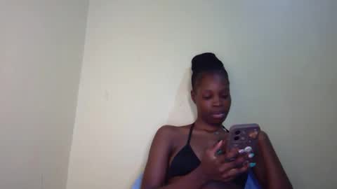 Snapshot of shania_sleigh chatting on February 14, 7:12 pm shania_sleigh online show from February 14, 7:12 pm