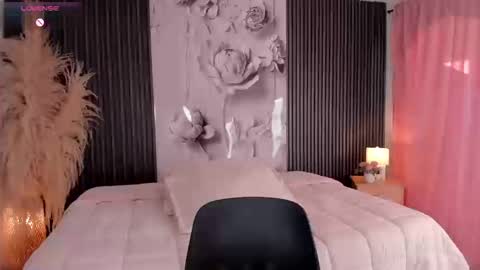 Snapshot of shaniadaniels chatting on March 14, 10:04 pm ShaniaDaniels online show from March 14, 10:04 pm