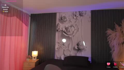 Snapshot of shaniadaniels chatting on April 22, 8:43 pm ShaniaDaniels online show from April 22, 8:43 pm
