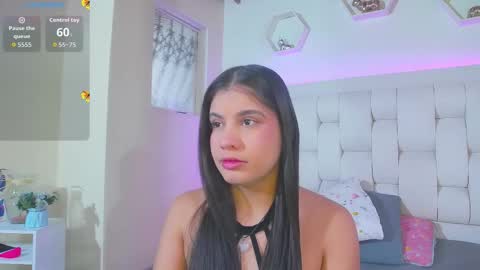 Snapshot of shannakendall chatting on October 25, 1:40 pm Shana online show from October 25, 1:40 pm