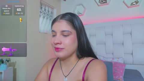 Snapshot of shannakendall chatting on October 28, 2:20 pm Shana online show from October 28, 2:20 pm