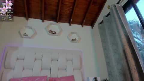 Shana online show from February 15, 4:36 pm