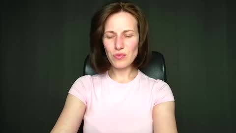 Shannen online show from May 2, 11:15 am