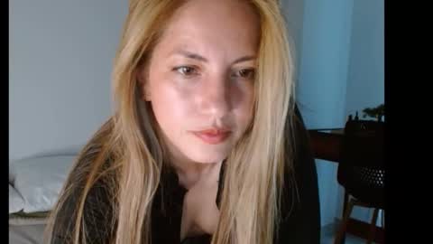 Snapshot of shannon_stonnee33 chatting on February 20, 11:05 pm you shannon online show from February 20, 11:05 pm