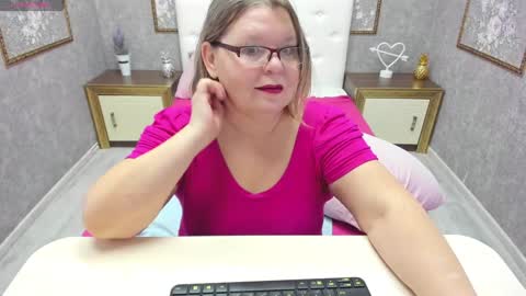 Shannon online show from December 4, 8:45 am
