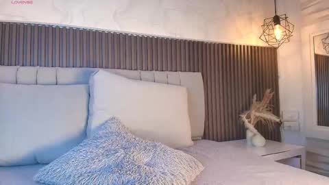 SHANON online show from February 14, 6:15 pm