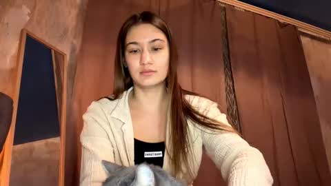 Snapshot of shantaepam chatting on February 16, 5:20 pm I am Maya ntmu Lets hit 10 Thumbs Up together online show from February 16, 5:20 pm