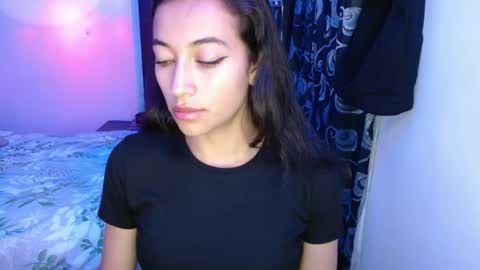 Snapshot of shantal_d01 chatting on September 21, 12:23 am shantal_d01 online show from September 21, 12:23 am