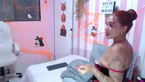 Snapshot of shantal_luw chatting on October 31, 4:08 pm shantal online show from October 31, 4:08 pm