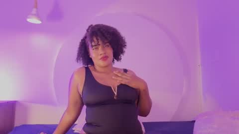 SHANTALE  RIOS   online show from August 6, 9:06 pm