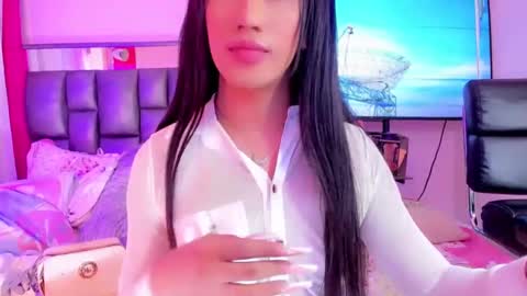 Snapshot of shantalgirs01 chatting on December 14, 4:09 pm Shantal girls online show from December 14, 4:09 pm