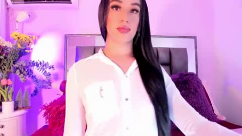 Snapshot of shantalgirs01 chatting on February 12, 7:34 am Shantal girls online show from February 12, 7:34 am