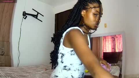 Snapshot of shantall_ebony1 chatting on September 15, 8:42 pm shantall_ebony1 online show from September 15, 8:42 pm