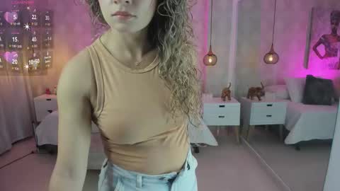 Snapshot of shantalll__ chatting on September 25, 10:52 am Shantal online show from September 25, 10:52 am