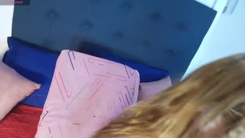 shantallvegga1 online show from October 3, 12:57 pm