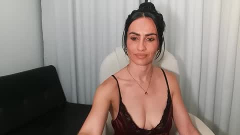Snapshot of shantalxxx67 chatting on February 12, 2:45 am shantal online show from February 12, 2:45 am