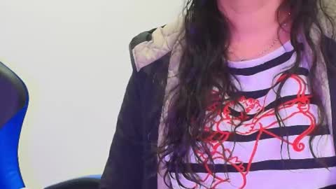 Snapshot of shantey_laurent chatting on March 23, 2:43 pm shantey online show from March 23, 2:43 pm