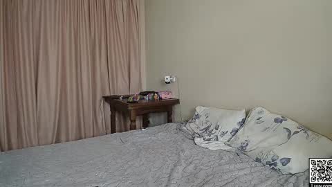 Mikki and Cadence online show from November 29, 3:04 pm