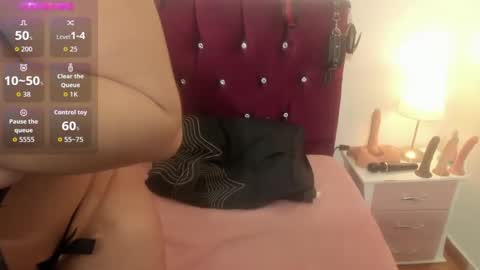 Snapshot of shara_beauty chatting on September 12, 5:29 am shara_beauty online show from September 12, 5:29 am