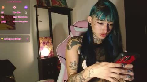 Snapshot of sharaross1 chatting on September 9, 5:07 am sharaross1 online show from September 9, 5:07 am