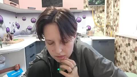 Snapshot of sharleenyodis chatting on June 8, 5:02 pm Sara online show from June 8, 5:02 pm