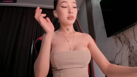 Sharlin  online show from December 9, 11:04 am