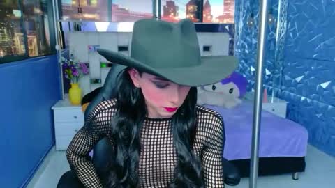 Snapshot of sharlon_ chatting on April 12, 1:38 pm Sharlond online show from April 12, 1:38 pm