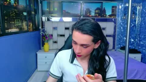Snapshot of sharlon_ chatting on April 13, 1:05 pm Sharlond online show from April 13, 1:05 pm