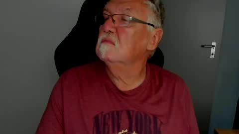sharlots_pet online show from May 5, 12:02 pm