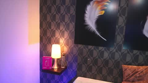 Sharom  online show from March 27, 7:13 pm