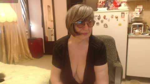 Snapshot of sharon_amore chatting on April 24, 4:59 am Helena online show from April 24, 4:59 am