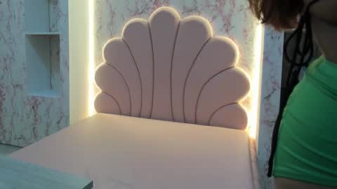 Snapshot of sharon_curvvy chatting on September 27, 3:55 am Sharon Curvvy online show from September 27, 3:55 am