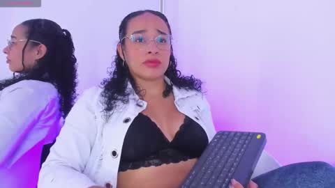 Snapshot of sharon_jackson3010 chatting on March 30, 12:17 pm Sharon online show from March 30, 12:17 pm