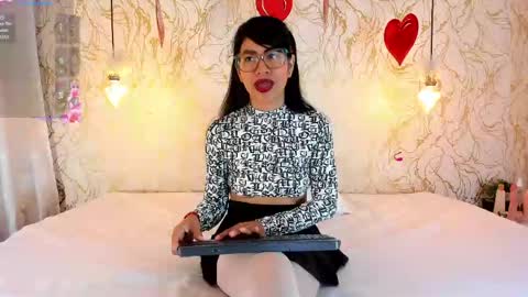 sharon_leather online show from May 18, 12:11 pm
