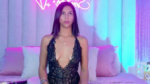 Snapshot of sharonmiller_2 chatting on May 23, 10:14 pm Sharon Independent model online show from May 23, 10:14 pm