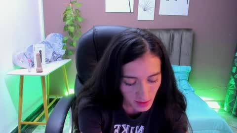Snapshot of sharonsander1 chatting on February 2, 5:42 am Sharon online show from February 2, 5:42 am